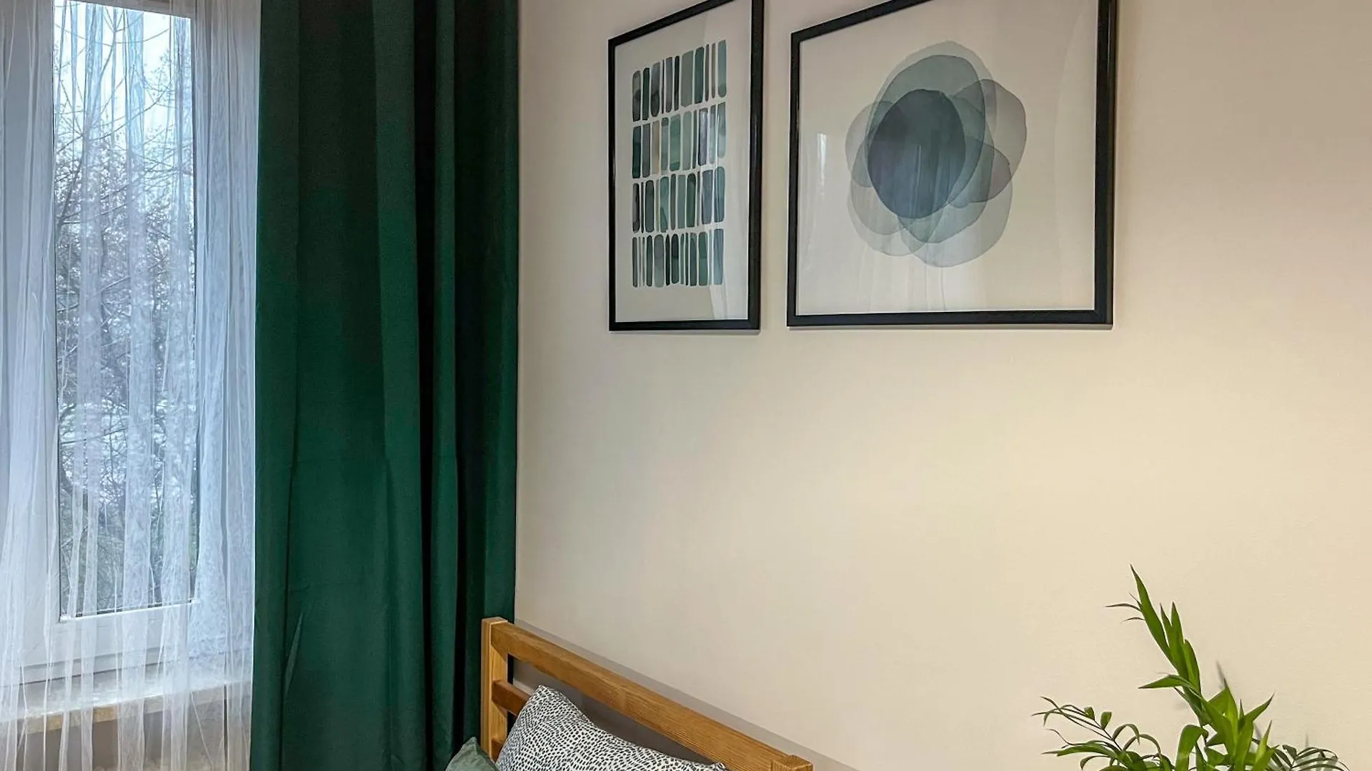 Shape&Color Premium Hostel Варшава 0*,  Польша